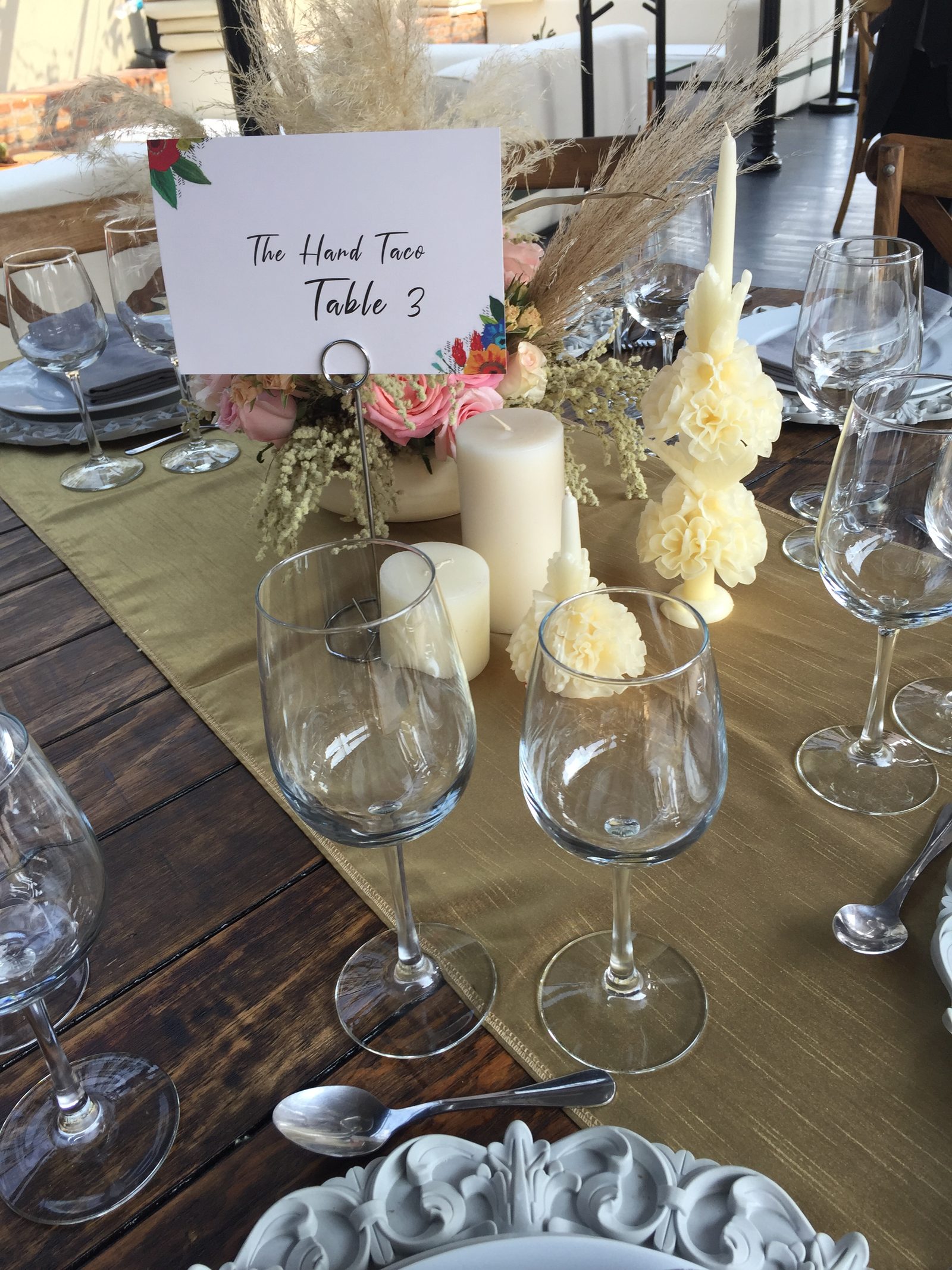 Detalle de mesa de recepción